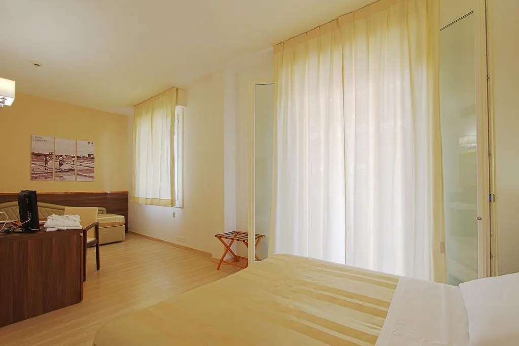 Hotel Michelangelo Milano Marittima 4*,  Italia