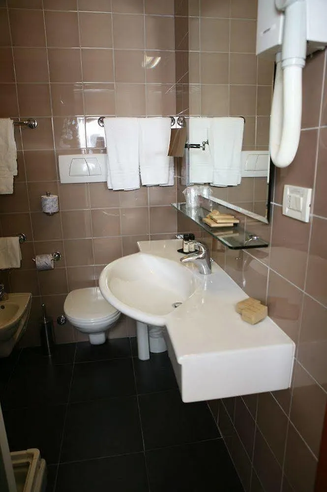 Hotel Michelangelo Milano Marittima 4*,  Italia